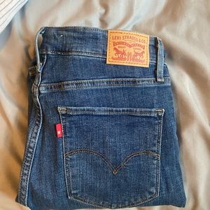Levi skinny jeans